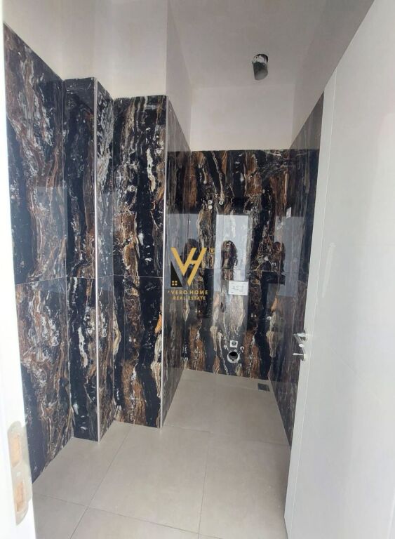SHOP FOR RENT 40 M2 IN MINE PEZA 800 EURO