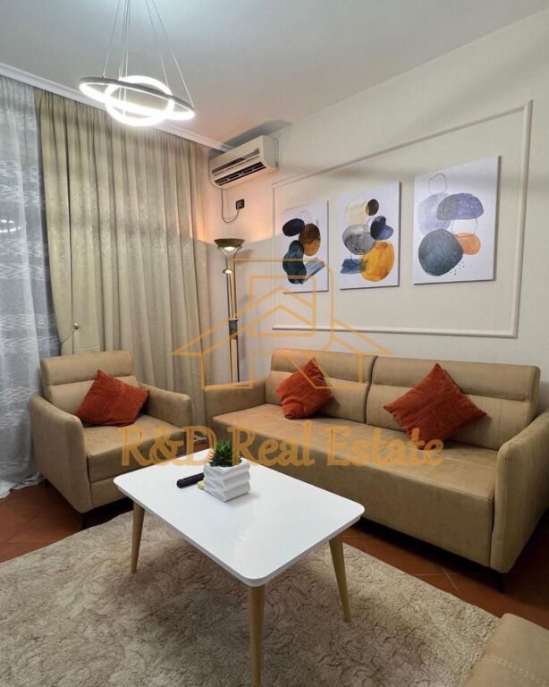 Jepet me qira apartament 2+1 Petro Nini