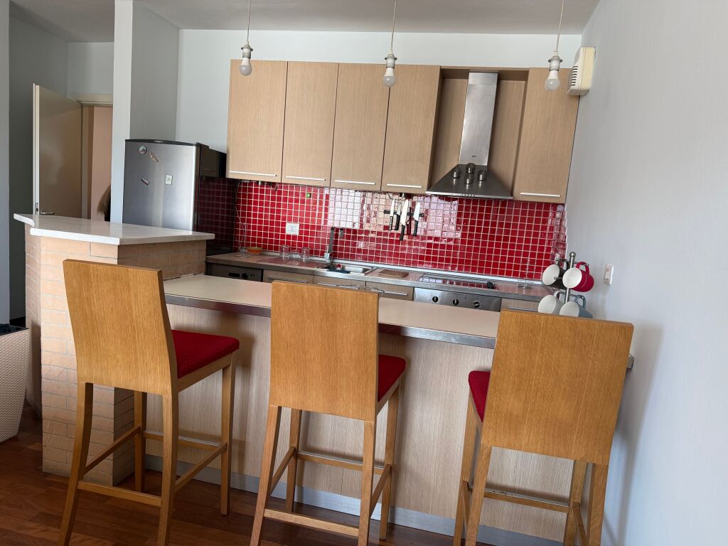 Apartament me qira 2+1+2 perballe Kompleksit Delijordhi