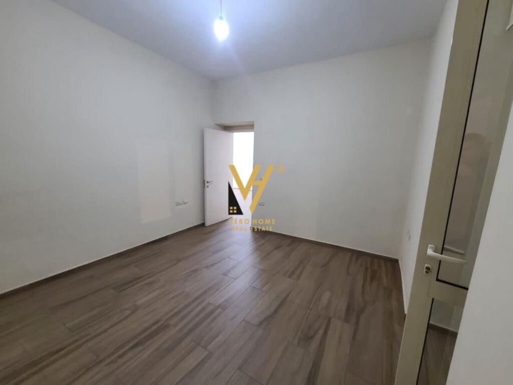 OFFICE 75 M2 FOR RENT AT BULV. ZOGU I PARE 100,000 LEKE