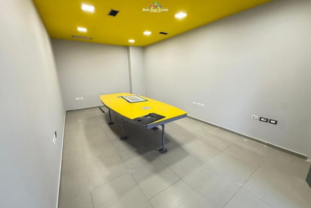 Zyre me qera tek Rruga e Kavajes (ID BZ2800) Tirane