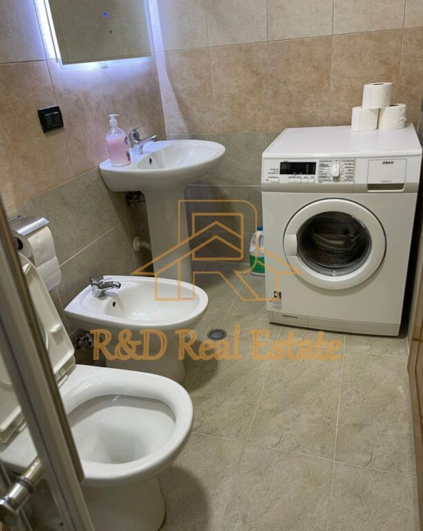 Jepet me qira apartament 2+1 Petro Nini