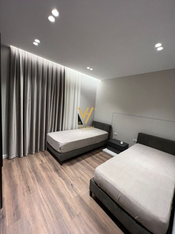 JEPET APARTAMENT 2+1 ME QERA TE ISH FUSHA E AVIACIONIT 700 EURO