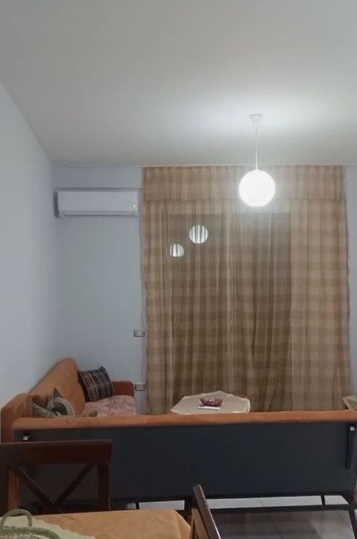 Apartament 3+1 me qera tek Restorant Fresku