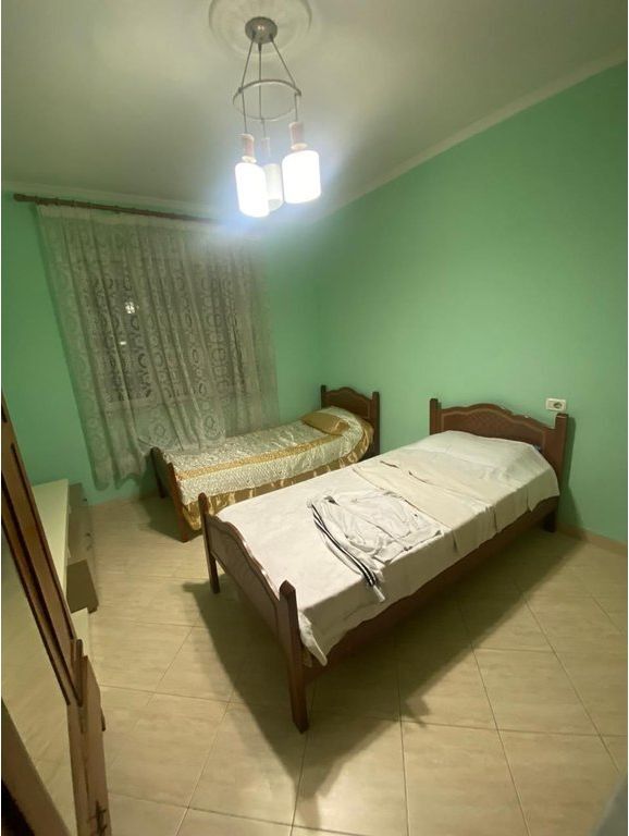 JEPET ME QIRA APARTAMENT 3+1+2 TEK RRUGA SAMI FRASHERI