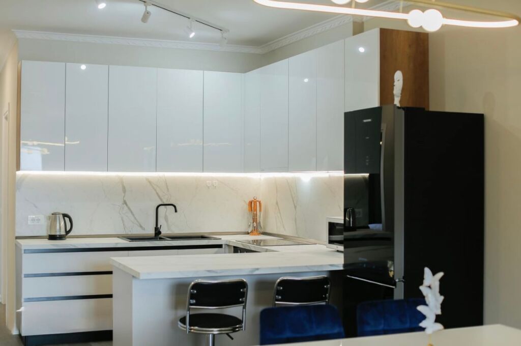 APARTAMENT 2+1 PER QIRA PARKU OLIMPIK!