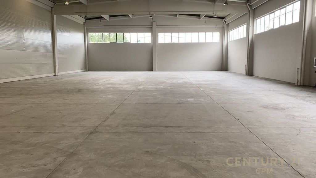 Magazinë me Zyrë për Qira – Autostrada Tiranë–Durrës