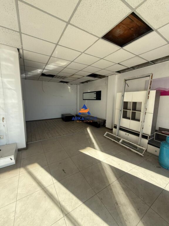 LOCALE IN AFFITTO 750M2 "PRESSO OSPEDALE AMERICANO 3" 375000 LEKE