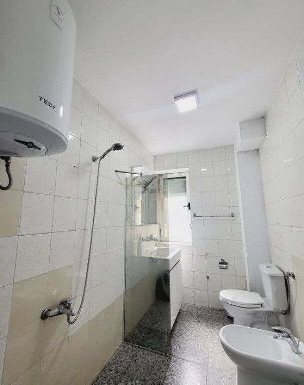 AFFITTASI APPARTAMENTO 1 + 1 VICINO ALLA SCUOLA ROSSA !!