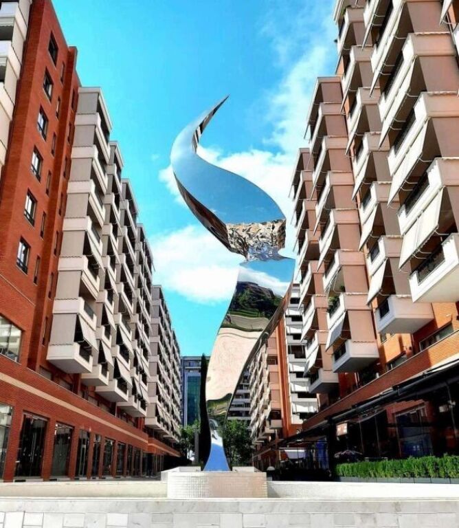 Shitet Apartament 3+1 te kompleksi Delijorgji!