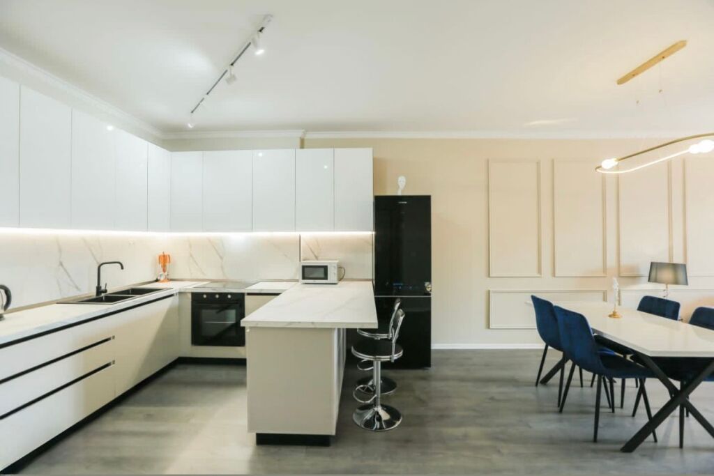 APARTAMENT 2+1 PER QIRA PARKU OLIMPIK!