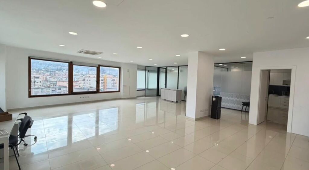 ZYRE ME QERA 190 M2 DELIORGJI 250.000 LEKE