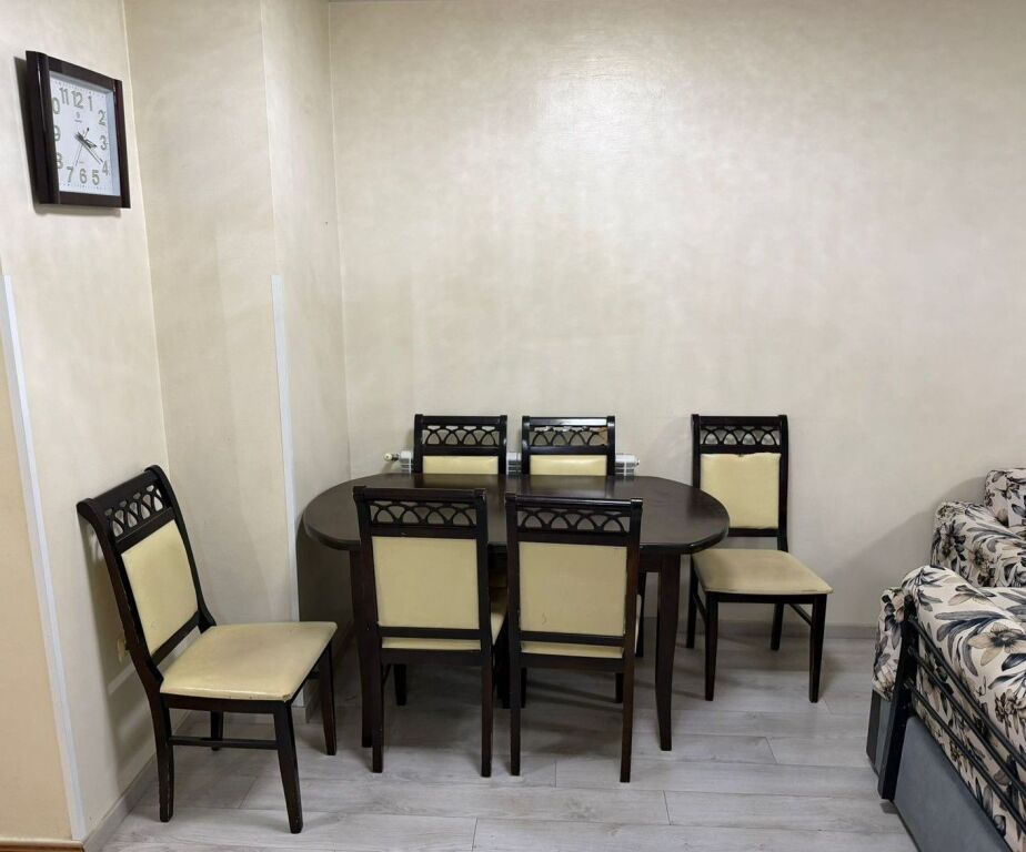 📌 Apartament 2+1 me qira – pranë Terminali i Veriut
