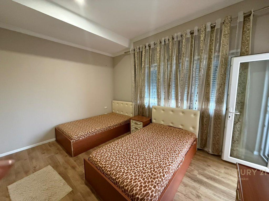 SUPER VILLA FOR RENT WITH GARDEN AND PARKING FOR 2 CARS