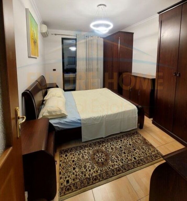 Qera, Apartament 2+1+2, 21 Dhjetori