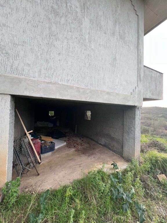 Shitet Stepi 150tm me bache 8 dulume