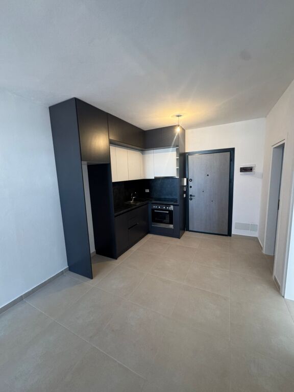 Jepet me qera Apartament 2+1, Prane Zjarrfikeses- Durres 300€
