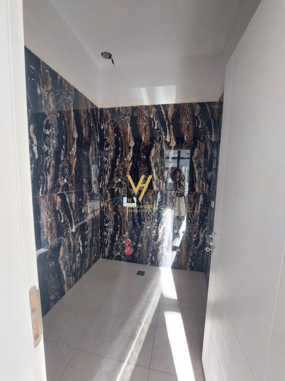 SHOP 35 M2 FOR RENT IN MINE PEZA 800 EURO