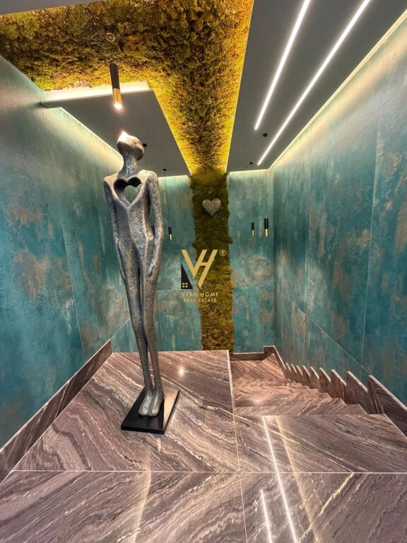 JEPET ZYRE 120 M2 ME QIRA TE RRUGA E KOSOVARVE 2.500 EURO