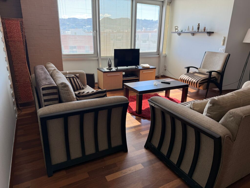 Apartament me qira 2+1+2 perballe Kompleksit Delijordhi