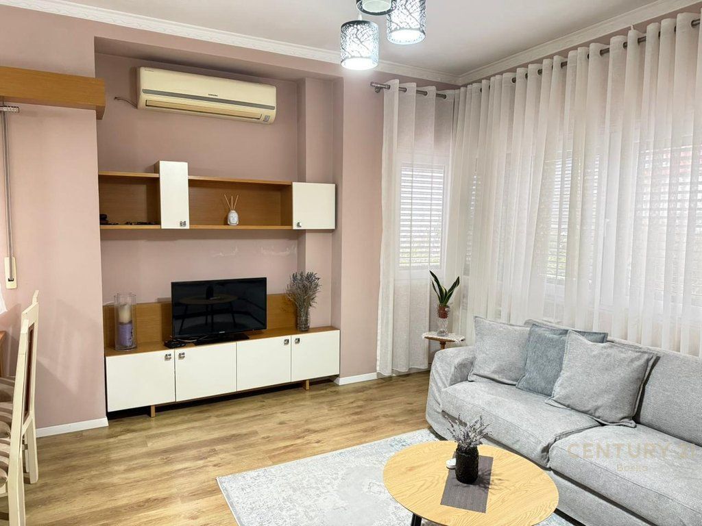 SUPER VILLA FOR RENT WITH GARDEN AND PARKING FOR 2 CARS