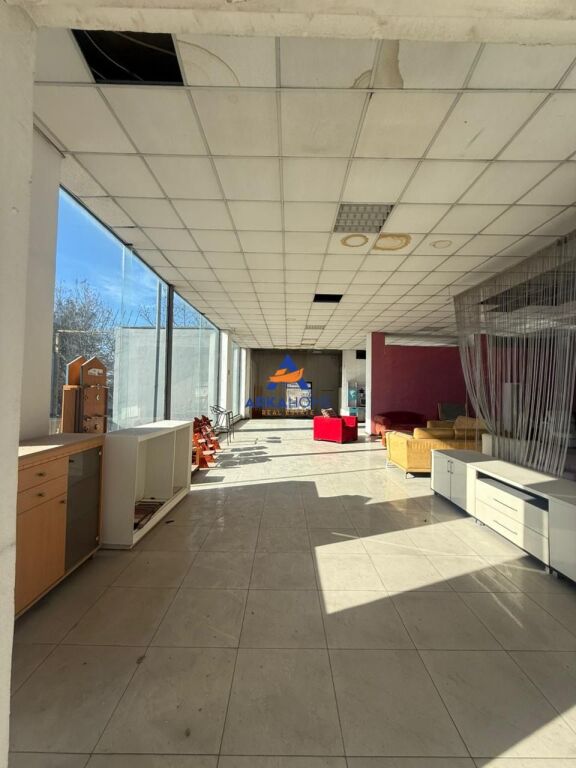 LOCALE IN AFFITTO 750M2 "PRESSO OSPEDALE AMERICANO 3" 375000 LEKE