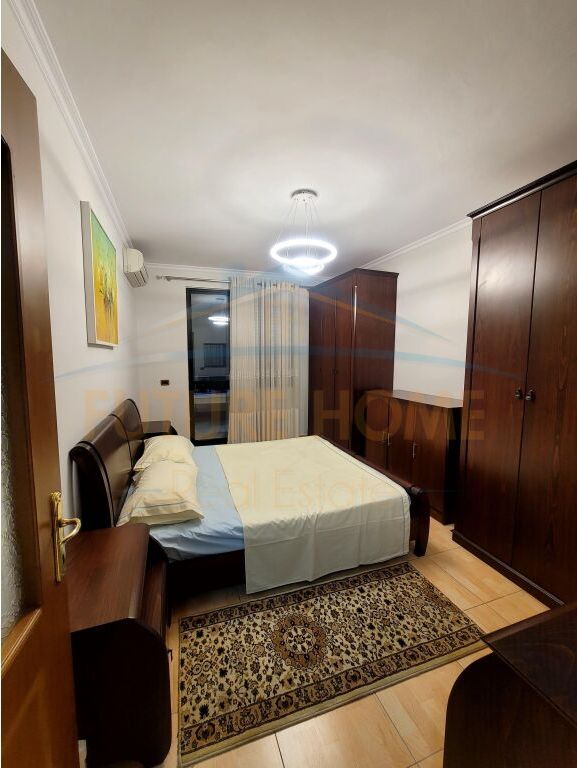 JEPET ME QERA APARTAMENT 2+1 TEK 21DHJETORI