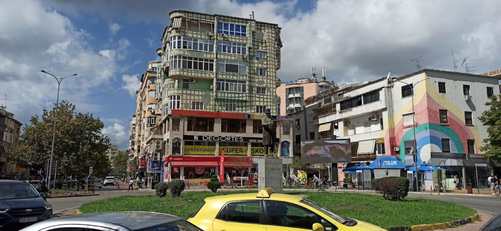 🏬 JEPET ME QIRA DYQAN 92 m2 – SHESHI WILLSON PAS POSTES 8