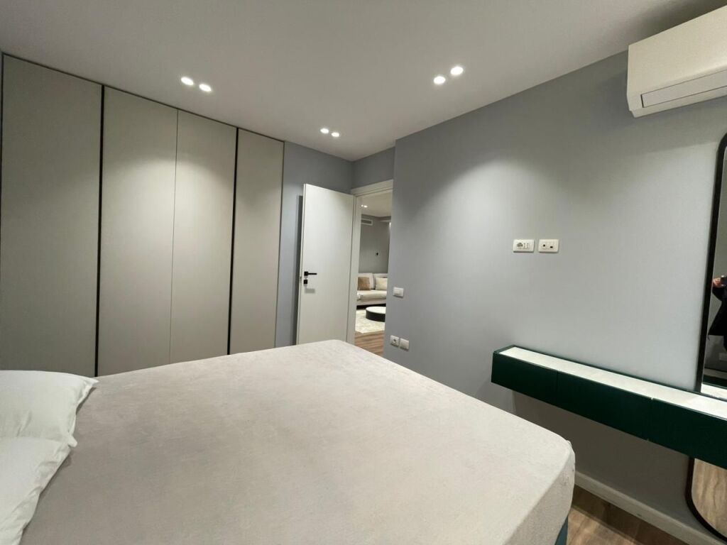 Apartament 2+1 per qira tek Ish-Fusha e Aviacionit.