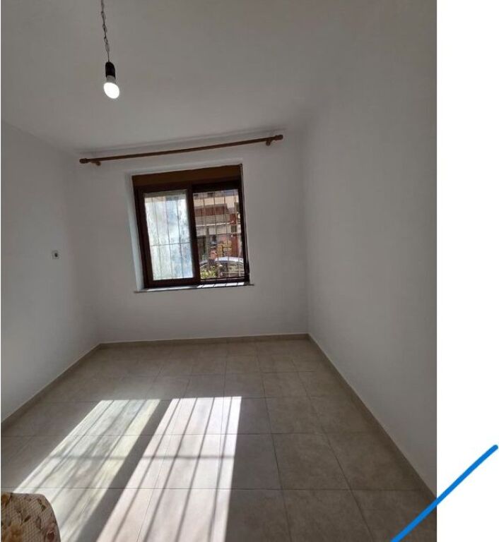 Affitto, Spazio per Ufficio, Via Muhamet Gjollesha, 21 Dhjetori