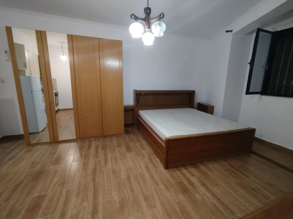Jap me qera garsonier te stadiumi dinamo