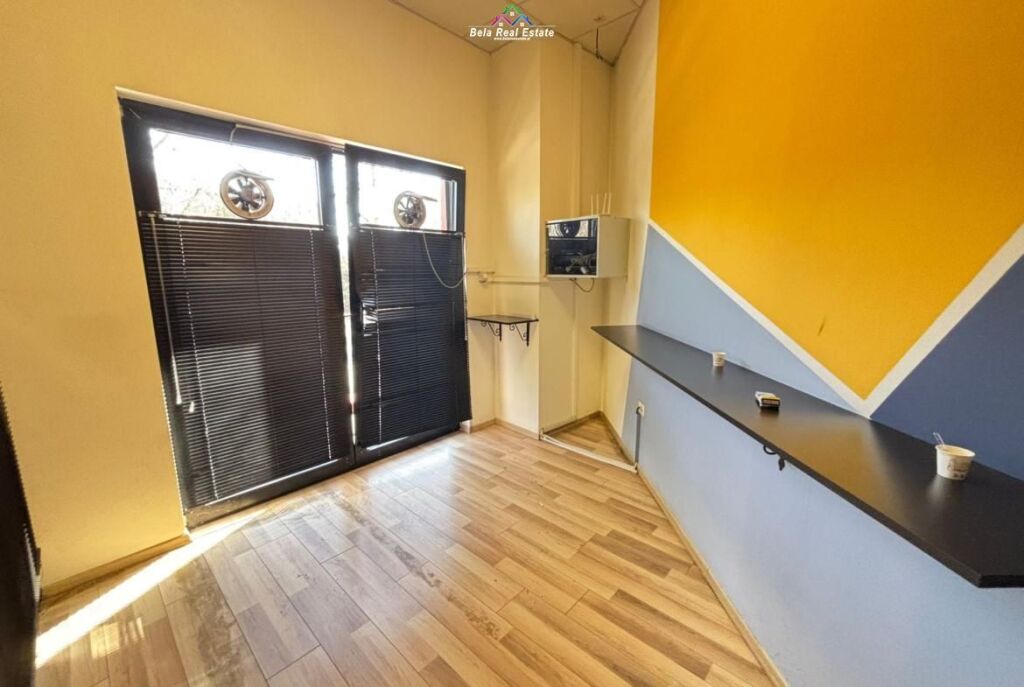 Office For Rent at Pharmacy 10 (ID BZ2129) Tirana