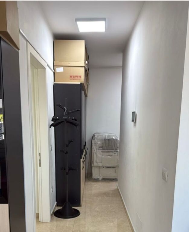 OFFICE FOR RENT 76 M2 CENTER 1,100 EURO