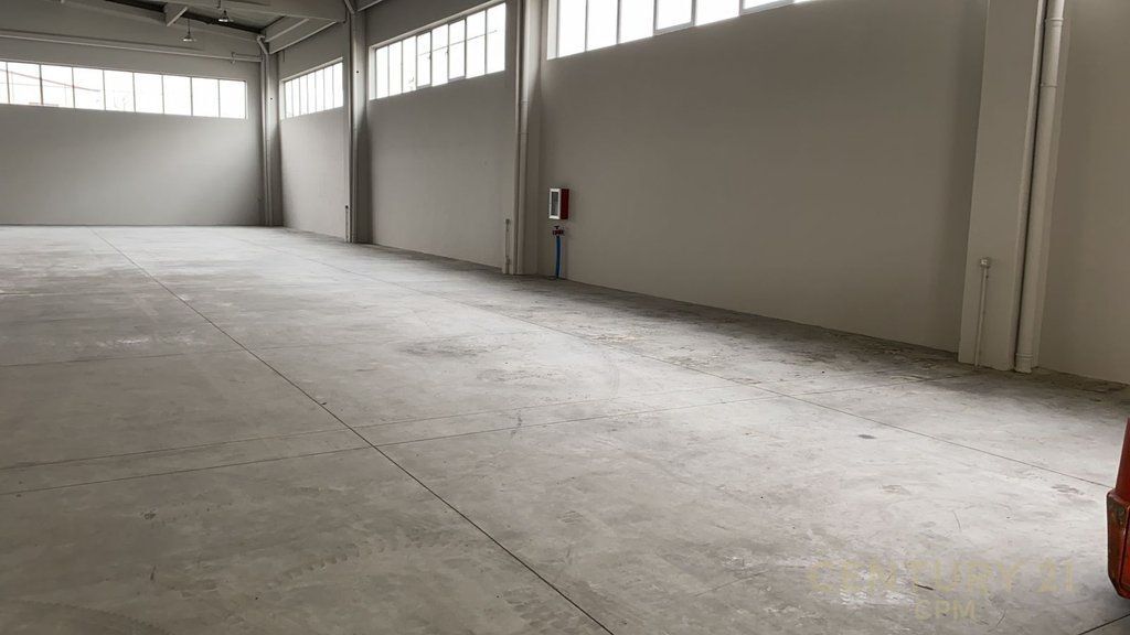 Magazinë me Zyrë për Qira – Autostrada Tiranë–Durrës