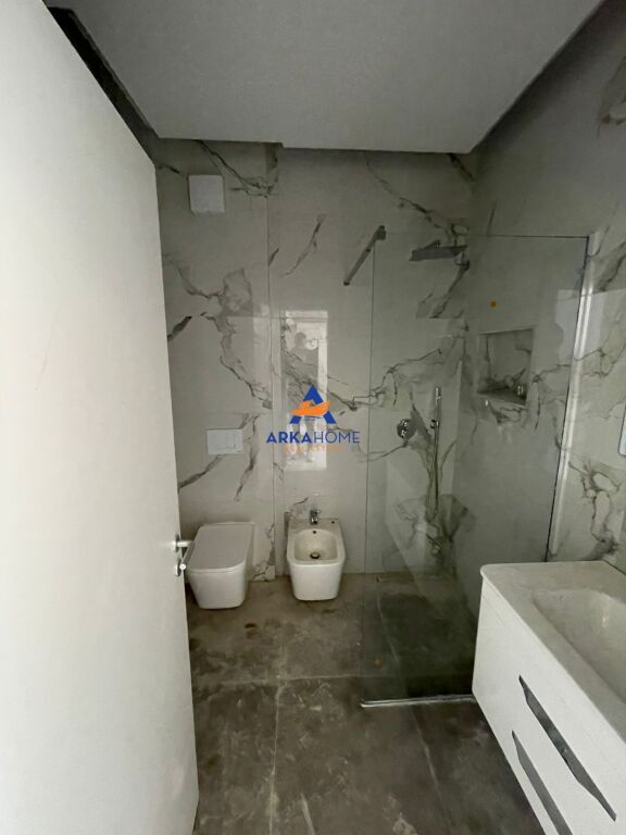 JEPET ME QERA APARTMENT 1+1+ BALLKON "ZOGU I ZI" 900 EURO