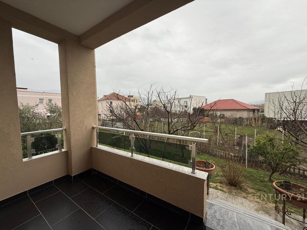 SUPER VILLA FOR RENT WITH GARDEN AND PARKING FOR 2 CARS