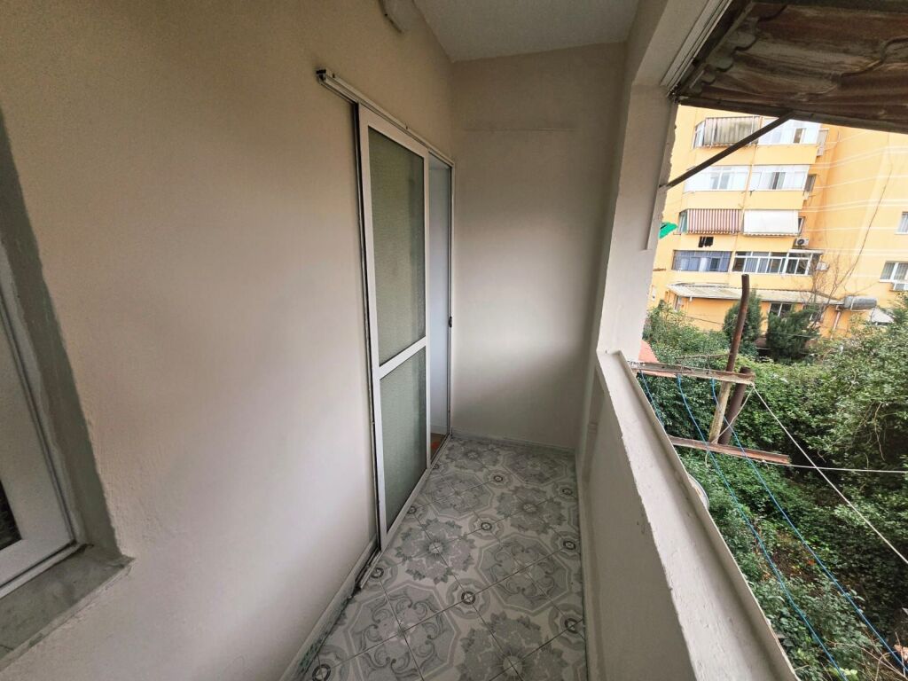 Jepet me qera Apartamenti 1+1 , Porcelan prane UET-se 430 mije leke
