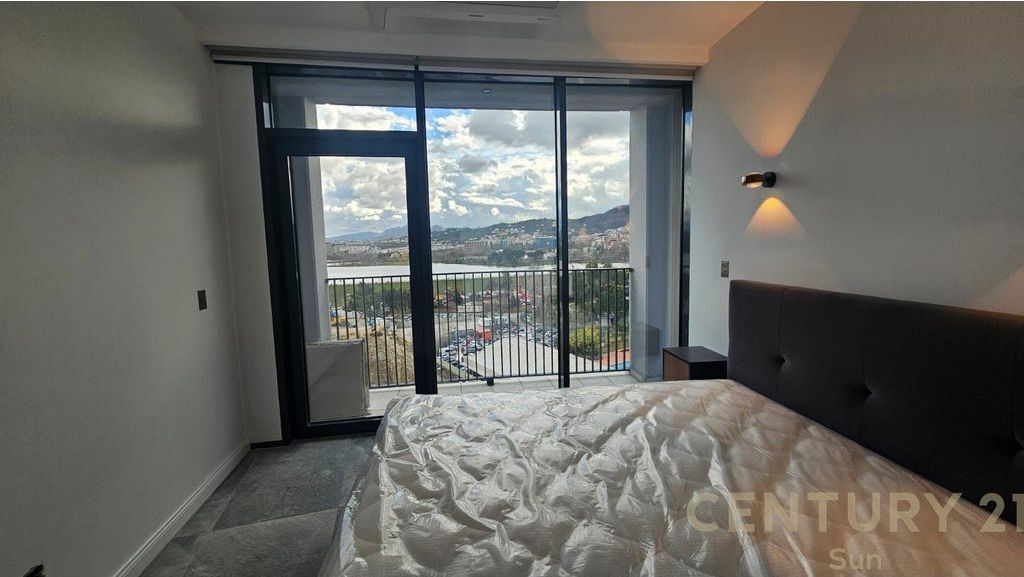 Apartament luksoz 3+1+2+2 Poste Parkimi per shitje tek Rezidenca Lake View