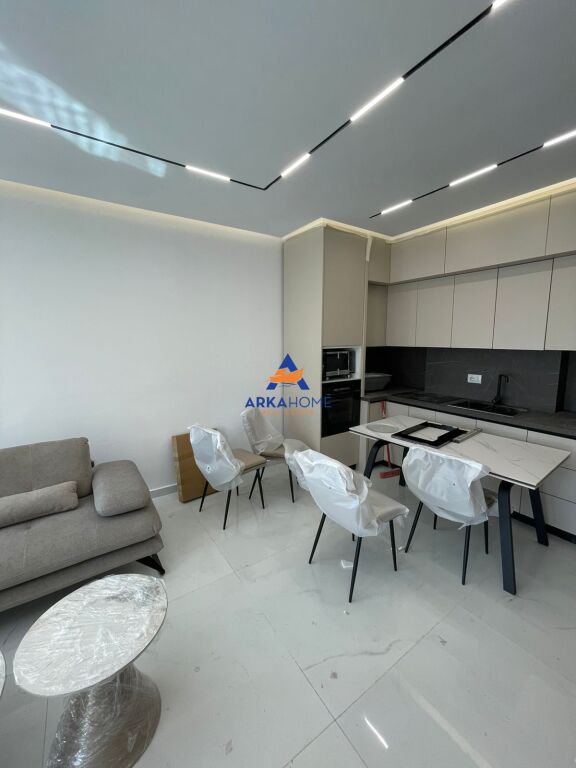 JEPET ME QERA APARTMENT 1+1+ BALLKON "ZOGU I ZI" 900 EURO