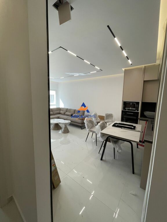 JEPET ME QERA APARTMENT 1+1+ BALLKON "ZOGU I ZI" 900 EURO