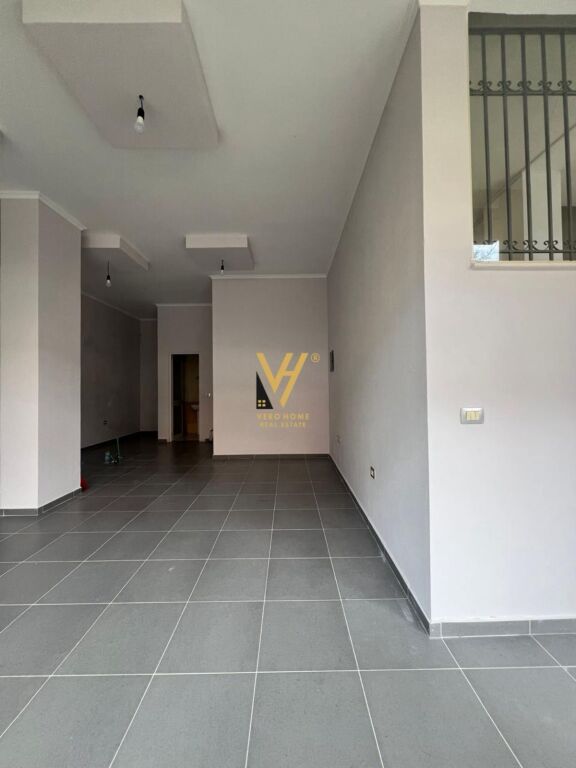 SHOP FOR RENT 50 M2 AT BUNKART 400 EURO