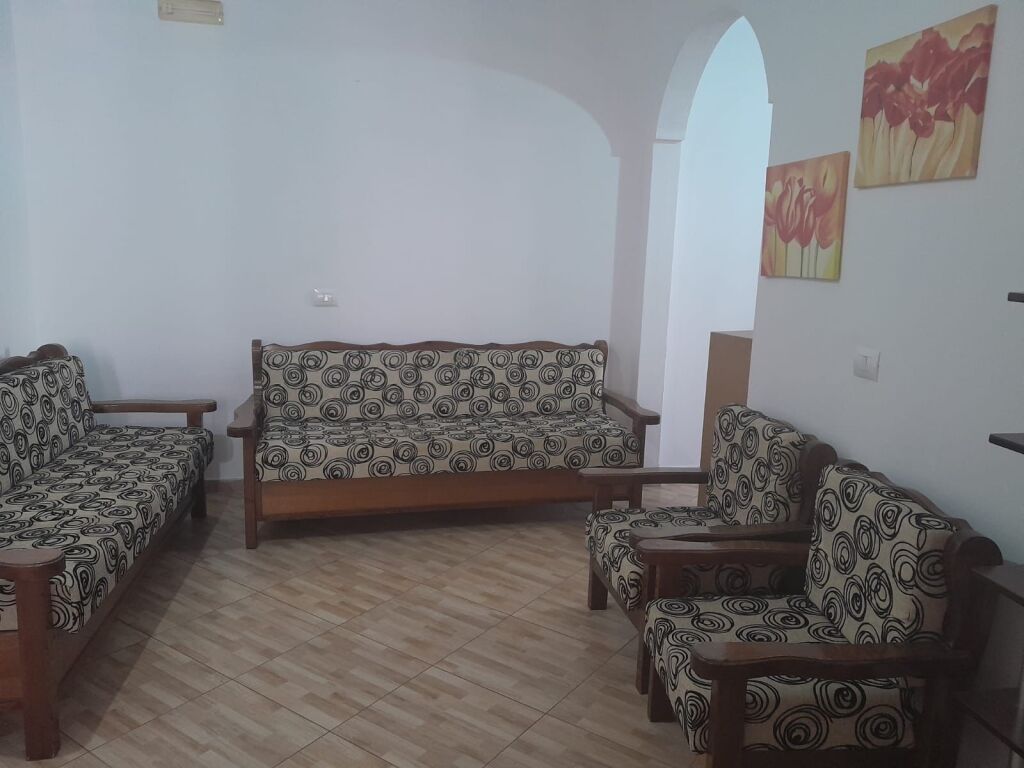 Apartament 1+1 me qera ne Astir tek Vila L