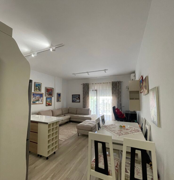 Jepet apartament 1+1 me qera te kopshti zoologjik