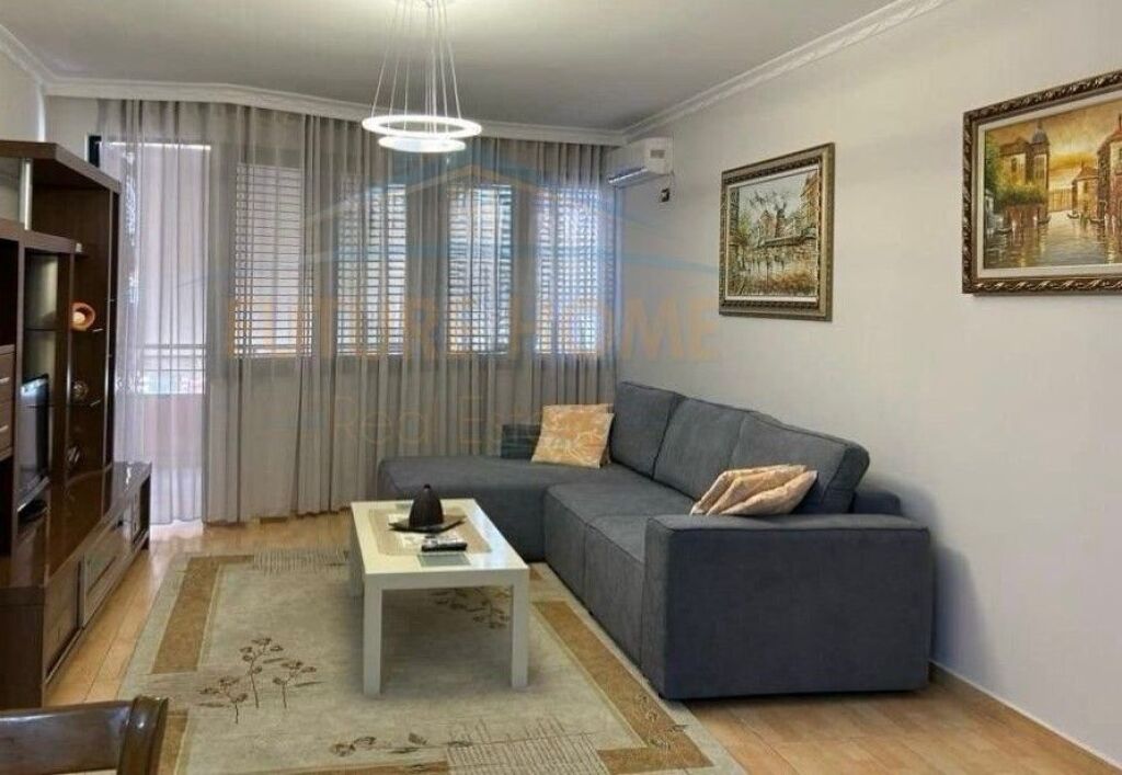 Qera, Apartament 2+1+2, 21 Dhjetori