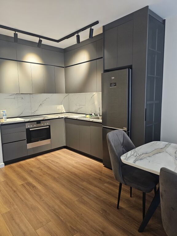 Jepet me Qira Apartament 1+1 – Liqeni i Thatë 📍