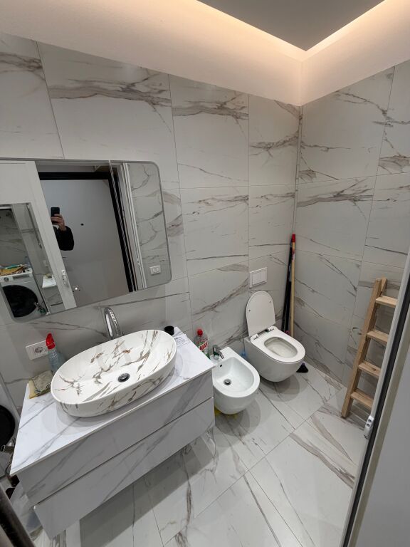 Apartament 2+1 tek rezidenca "Golden Gower" ne rrugen "Mine Peza"