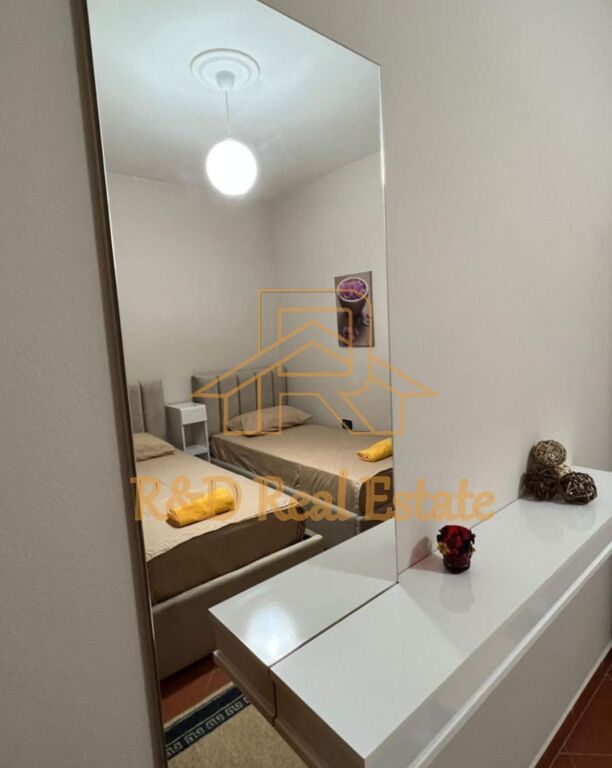 Jepet me qira apartament 2+1 Petro Nini