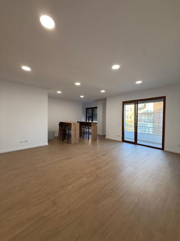 UFFICIO IN AFFITTO 180 M2 DELIORGJI 250.000 LEKE