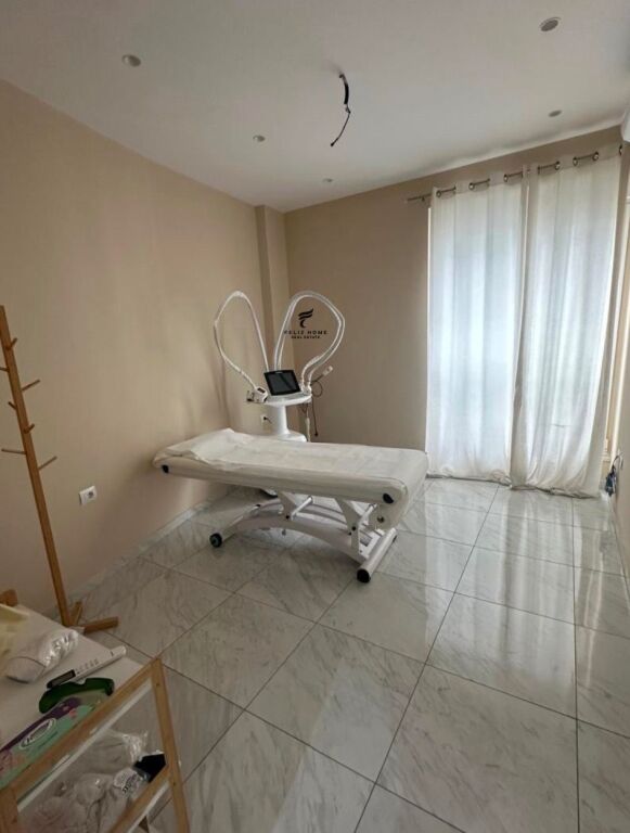 OFFICE FOR RENT 70 M2 PARIS COMMUNE 65,000 LEKE