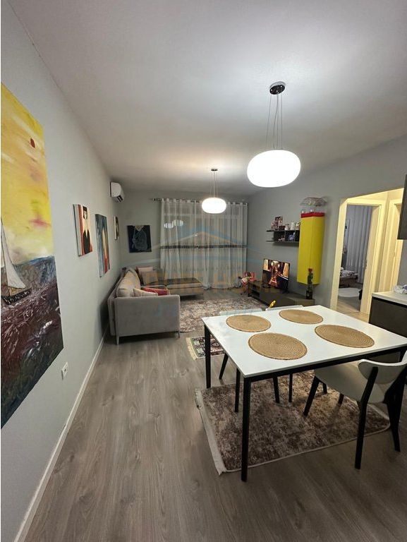 Qera, Apartament 1+1+Post Parkimi, Fusha e Aviacionit, Tiranë.